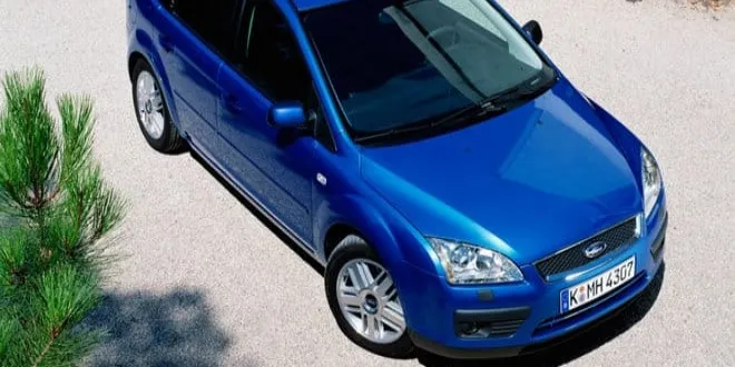 Ford Focus Sedan 2005 Ford  Focus Sedan - 2