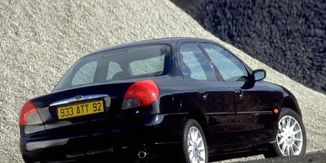 Ford Mondeo 2000 Ford  Mondeo - 1