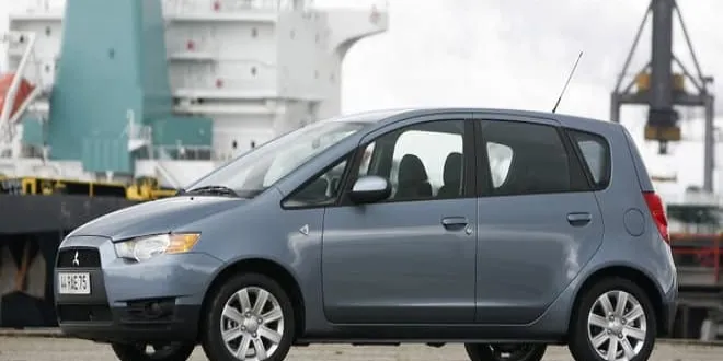 Mitsubishi Colt 2013 Mitsubishi  Colt - 3