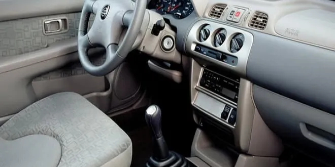 Nissan Micra 2000 Nissan  Micra - 4