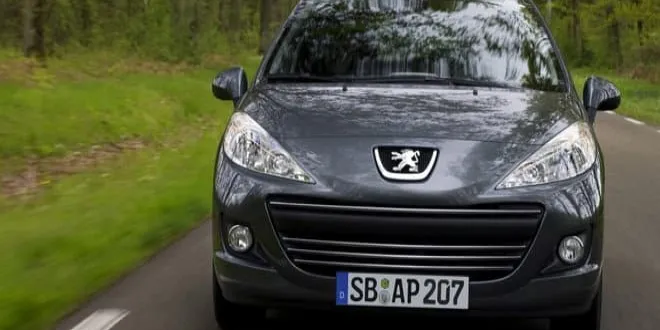 Peugeot 207 2012 Peugeot  207 - 8
