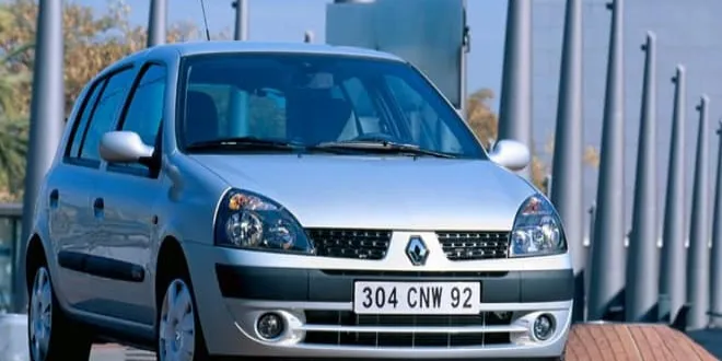 Renault Clio 2004 Renault  Clio - 11