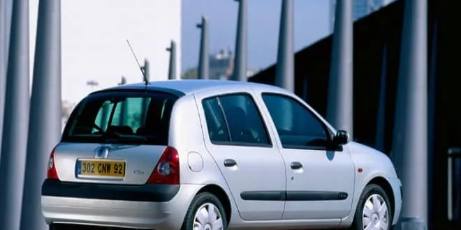 Renault Clio 2005 Renault  Clio - 12