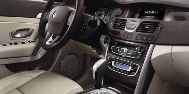 2013 Renault Latitude