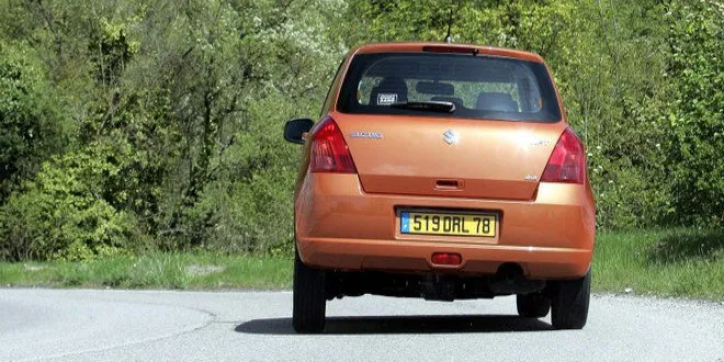 Suzuki Swift 2010 Suzuki  Swift - 3