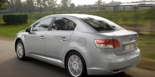 Toyota Avensis 2011 Toyota  Avensis - 12